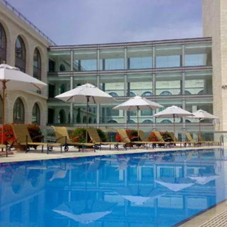 Grand Court Hotel 