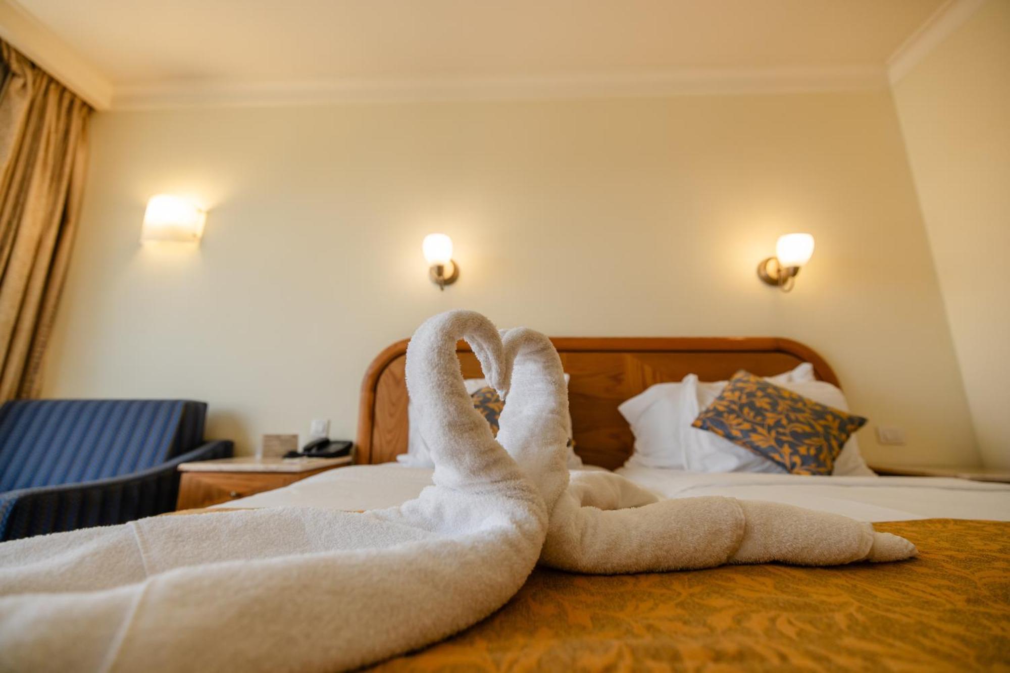 Hotel Grand Court